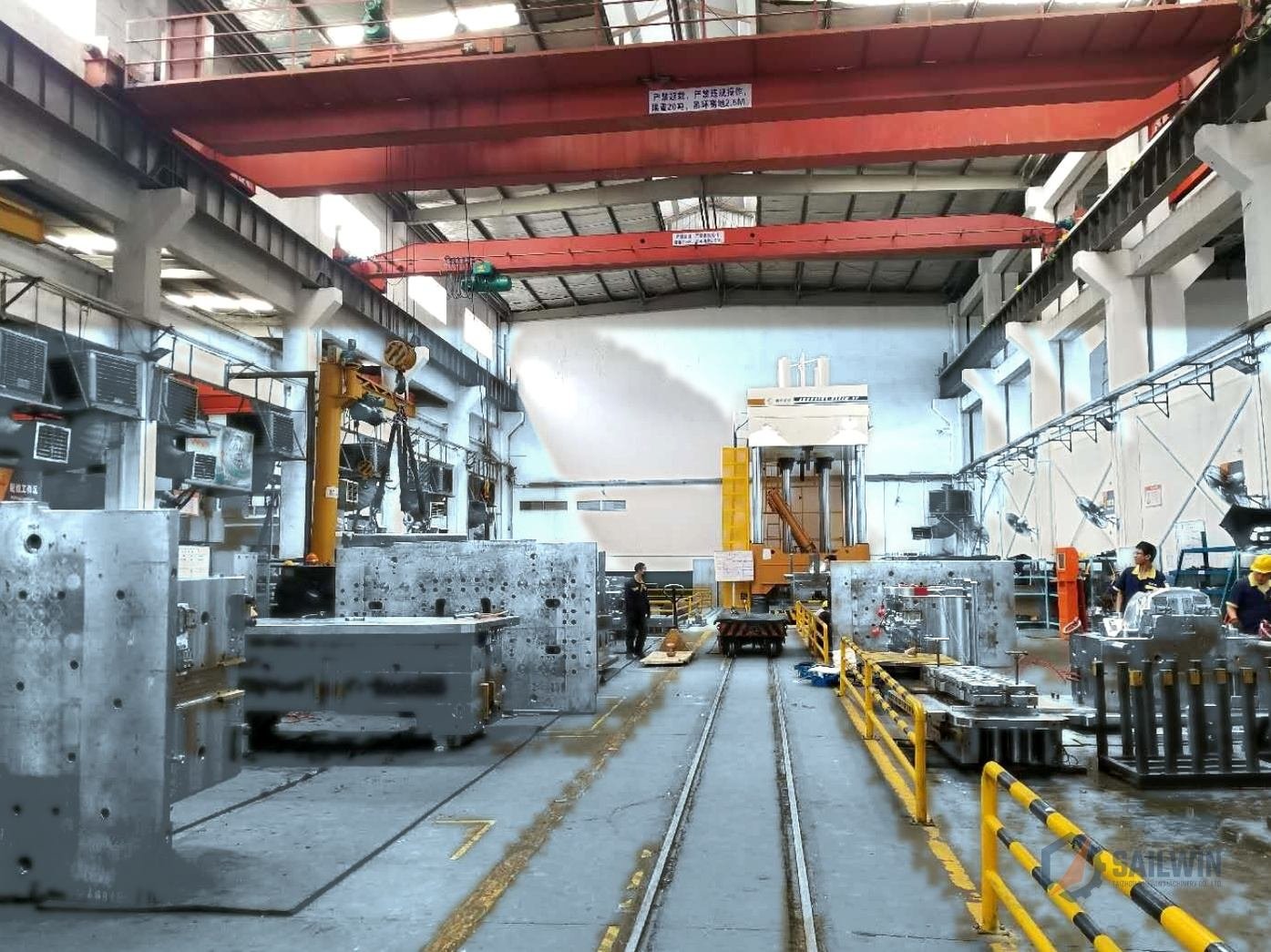 Sailwin heavy-duty mold spotting and assembly hall with cranes